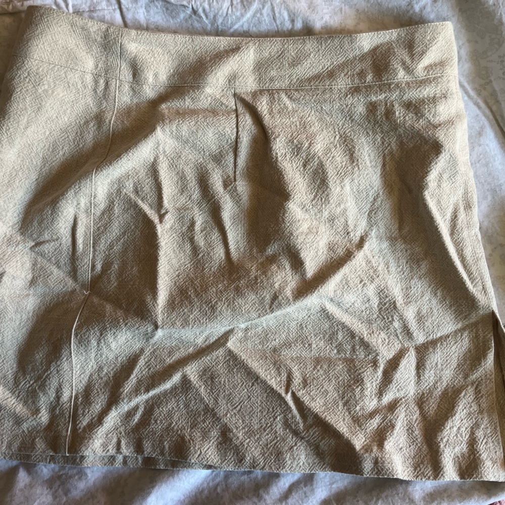 Beige mini skirt never worn